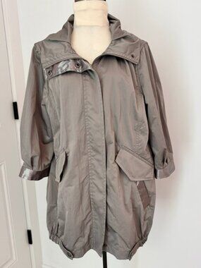 Chico's Zenergy lightweight jacket with contrast details SZ 2 L